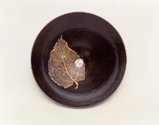 Tea Bowl with Leaf Design