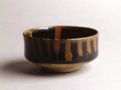 Bowl with Decoration of Russet Stripes