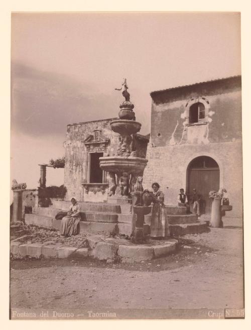 Fontana Del Duomo, Taormina