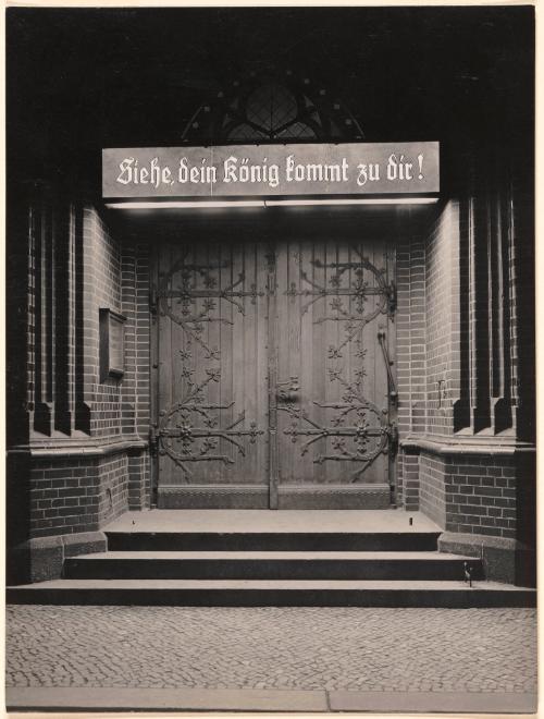 Illuminated Signs in the Service of the Church: Heilandskirche, Berlin