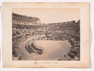 Interno Del Colosseo Con Scouri