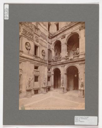 Roma, Palazzo Mattei, Via Dei Funare, Il Cortile