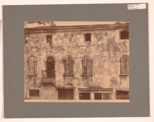 Bassano, Veneto, Piazza Montevecchio, Casa Micheli Frescata Da Lacopo Da Ponte