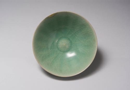 Longquan Celadon Lotus-Petal Moulded Bowl