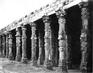 Columns, Delhi